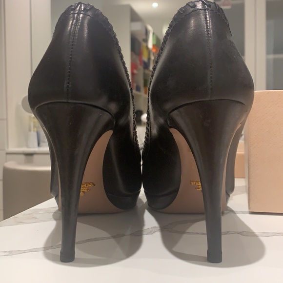 Prada black leather pumps - Picture 5 of 6